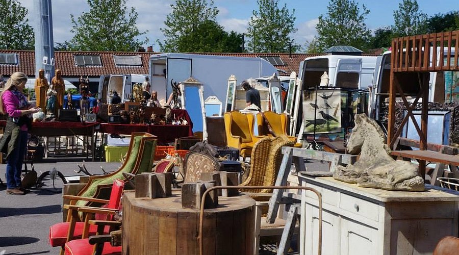 Sunbury Antiques Market (Kempton Park)